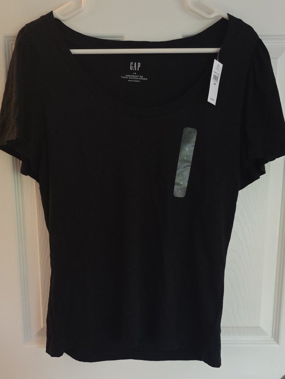 GAP Women's Black Scoop Neck Short Sleeve Tee